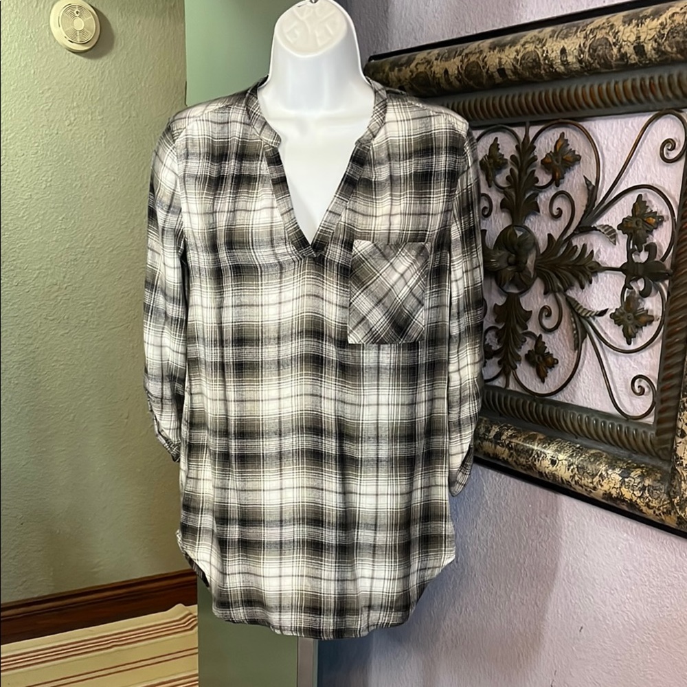 EUC Olive & Oak Blouse- Black and Gray Plaid Flannel- Sz XS
